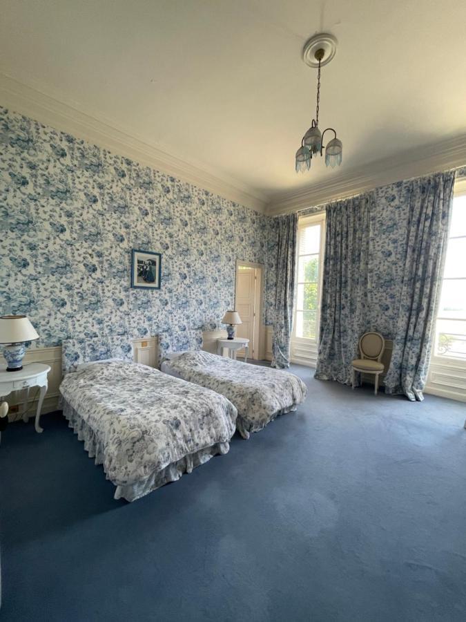 Chateau De Praslins Bed & Breakfast Nogent-sur-Vernisson ภายนอก รูปภาพ